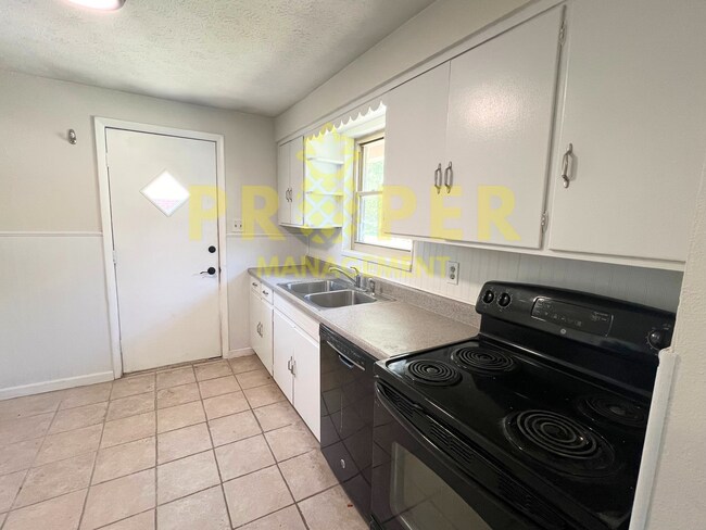 Building Photo - 5036 Pensacola Blvd