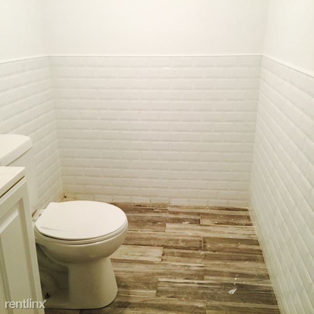 Building Photo - 705 Madison St