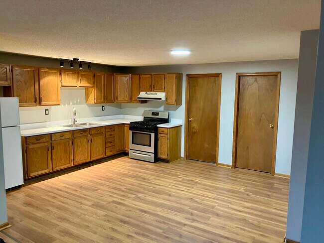 Building Photo - 422 N Legion Dr