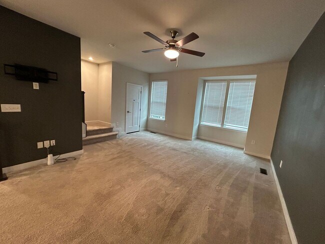 Foto del edificio - Spacious 3-Bedroom Townhome in Norfolk! "A...