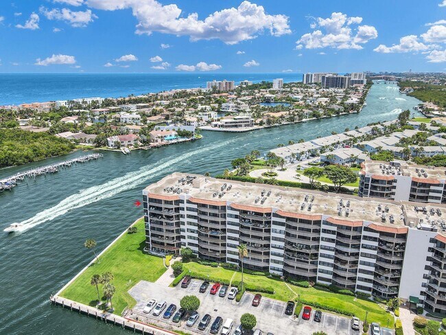 Foto del edificio - 859 Jeffery St