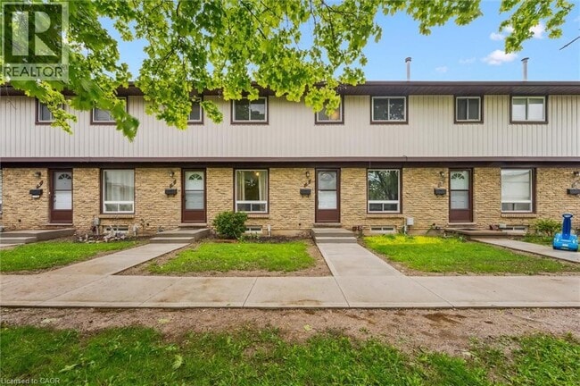 Building Photo - 210 Glamis Rd