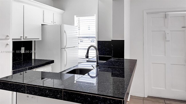 Building Photo - 2219 Polk St