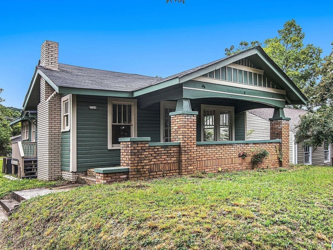 Primary Photo - Charming Craftsman Bungalow in South East ...
