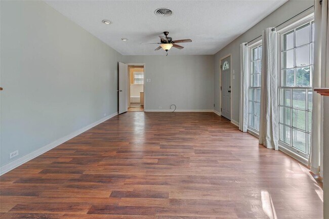 Building Photo - 1113 Felder St