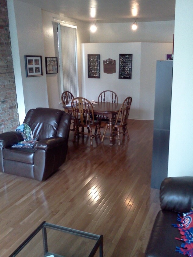 Primary Photo - 2040 N Halsted St