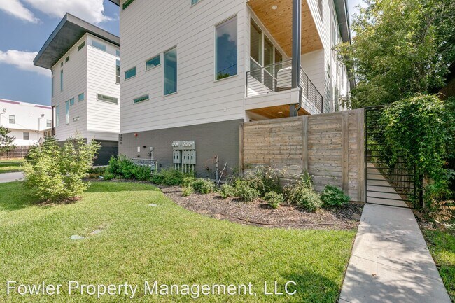 Building Photo - 2 br, 2.5 bath House - 2908 Raleigh #204