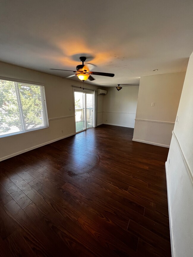 Sala de estar - 3945 Clear Acre Ln