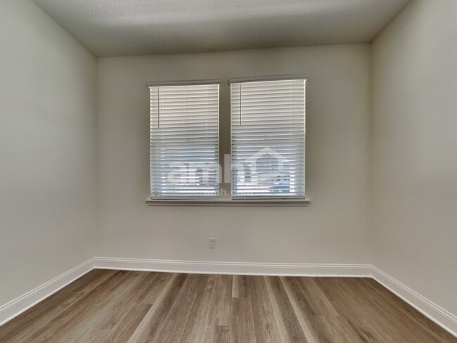 Building Photo - 11650 Bay Hl Cir