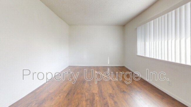 Building Photo - 330 Bird St