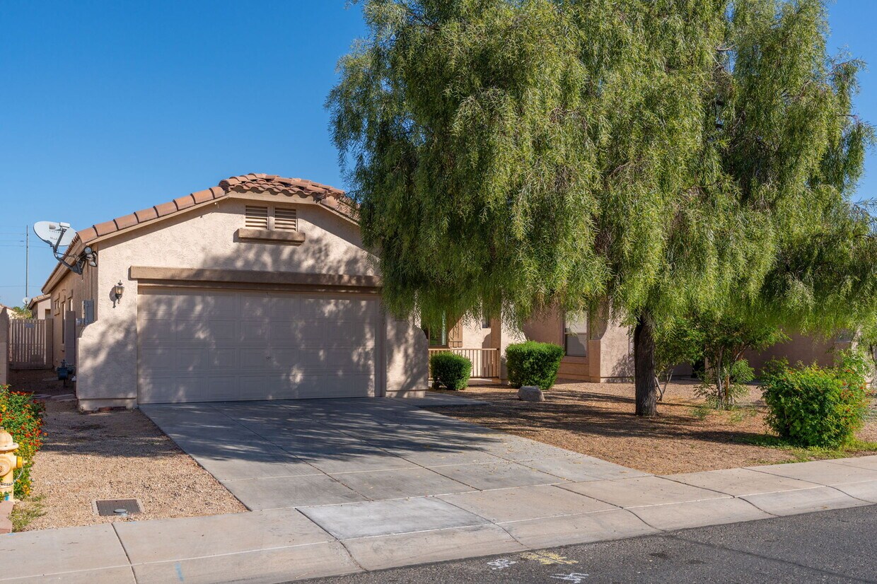 Primary Photo - 15224 W Desert Hills Dr