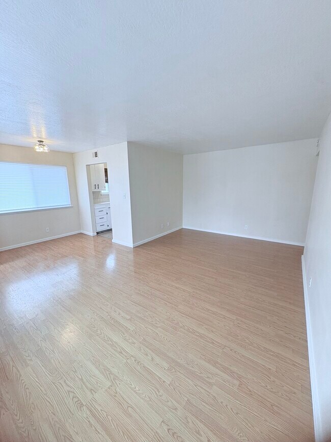 Building Photo - 6529 Greenback Ln