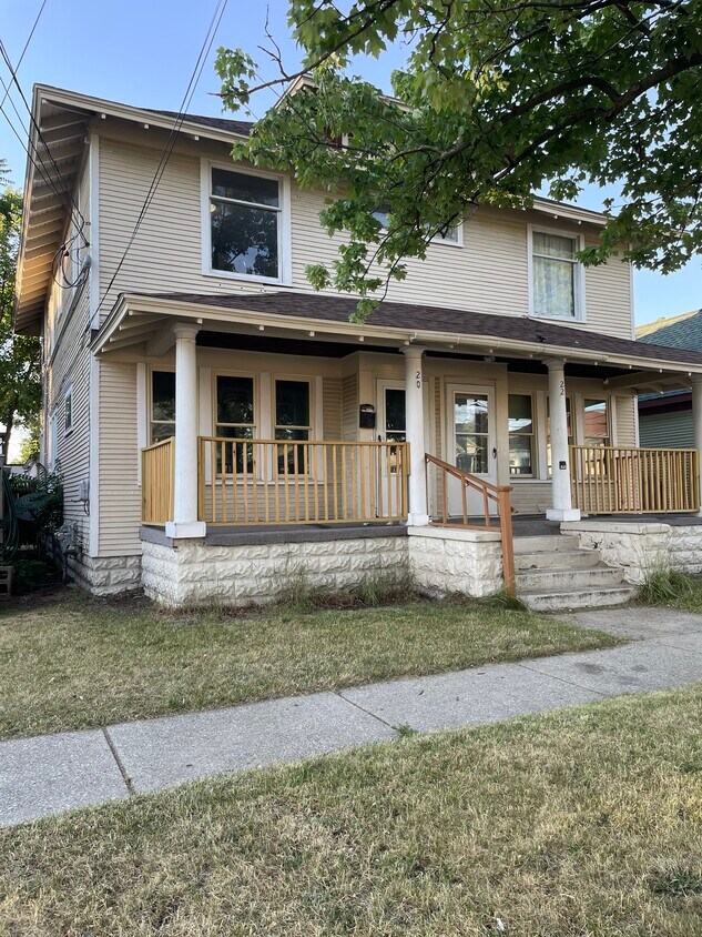 Primary Photo - 22 E Southern Ave