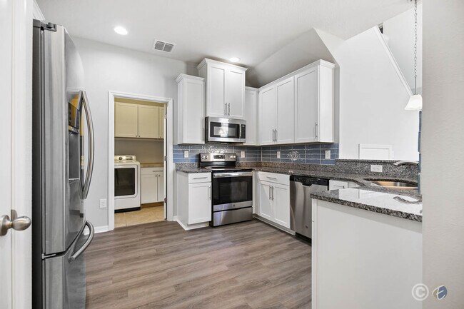 Building Photo - 10950 Verawood Dr