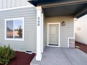 Building Photo - 348 SE Shetterly Dr