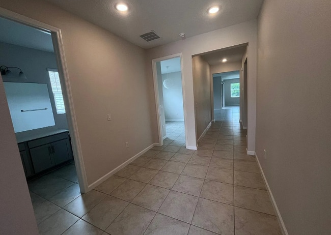 Building Photo - 10208 Spring Lake Dr