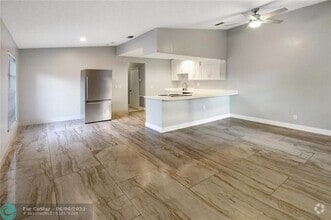 Building Photo - 4371 NW 80th Ave