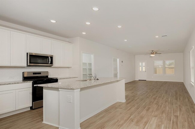 Building Photo - 10714 Violet Bloom Dr