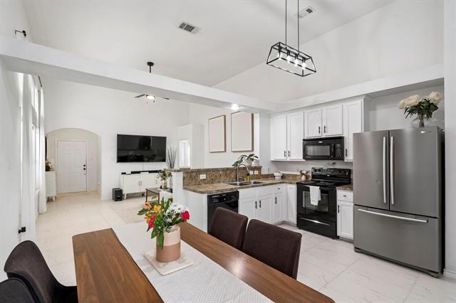 Foto del edificio - 9001 Eastwood Ave