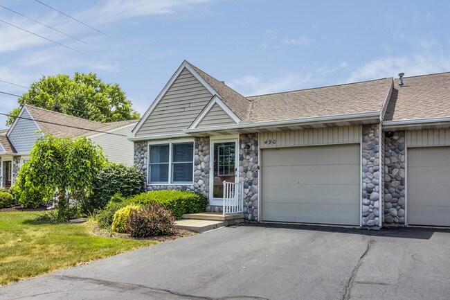 Building Photo - 490 Stonehaven Ct