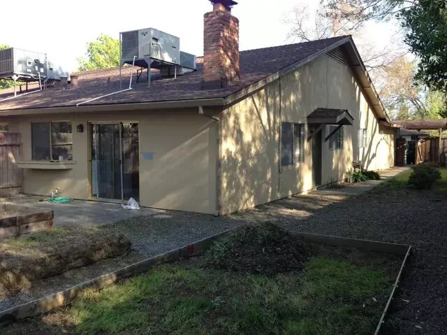 Foto del edificio - 5017 Swingle Dr