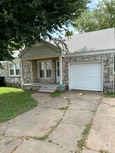 Building Photo - 308 SW 44th St
