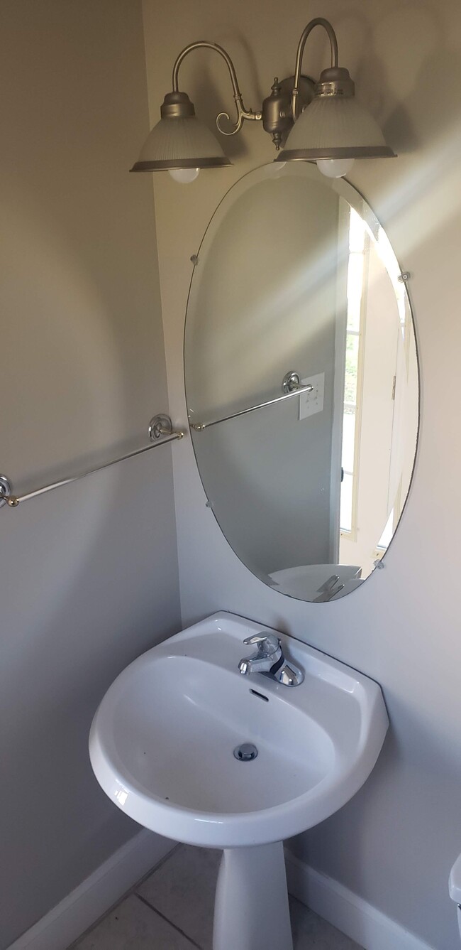 Building Photo - Unit 3
