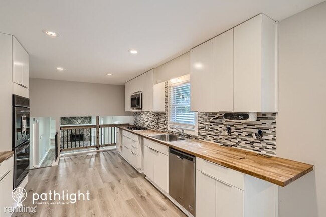 Foto del edificio - 4 br, 2 bath House - 399 Alp Ln SW UNIT