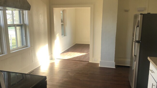 Foto del edificio - 711 Adler Rd