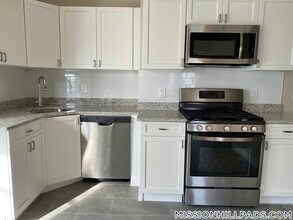 Building Photo - 119 George St