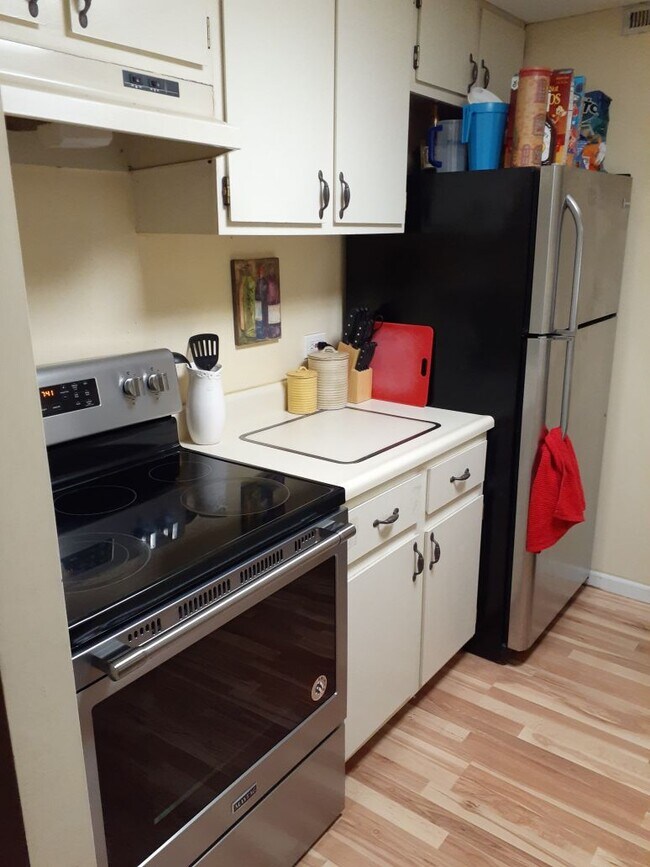 Foto del edificio - 3222 Sanders Rd