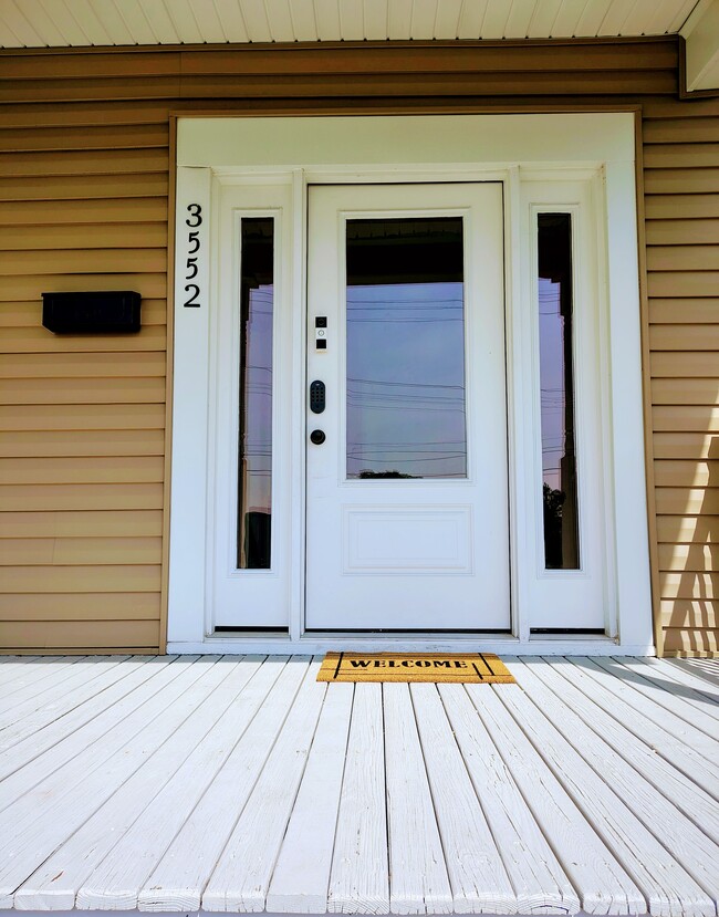 Foto del edificio - 3552 Woodburn Ave