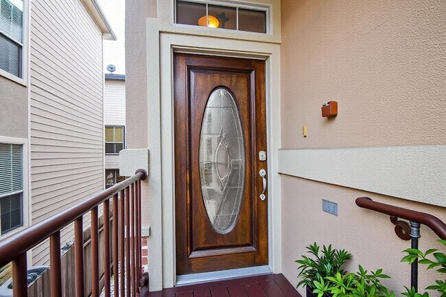 Foto del edificio - 2135 Stacy Knoll