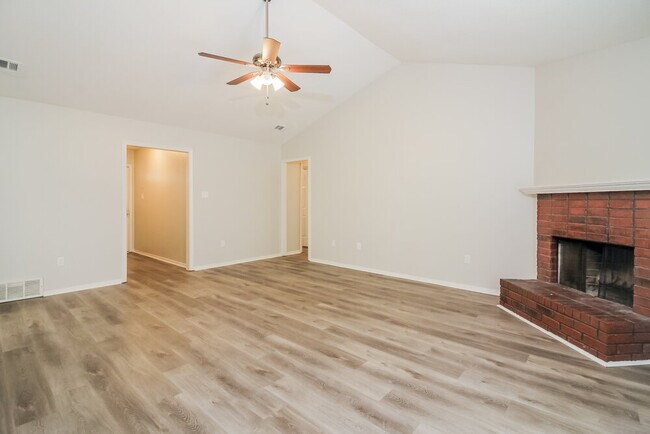 Foto del edificio - 7095 Brandee Dr