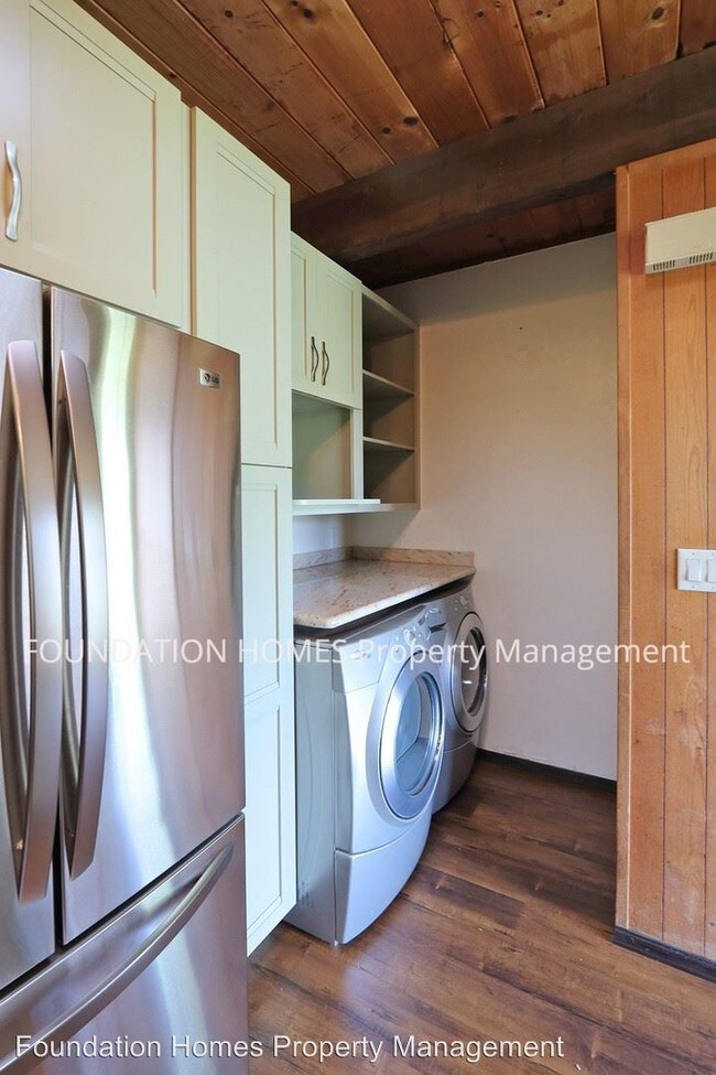Foto del edificio - 3 br, 2 bath House - 828 Autumn Lane