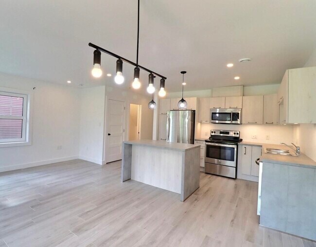 Building Photo - 58 Enderis Ln