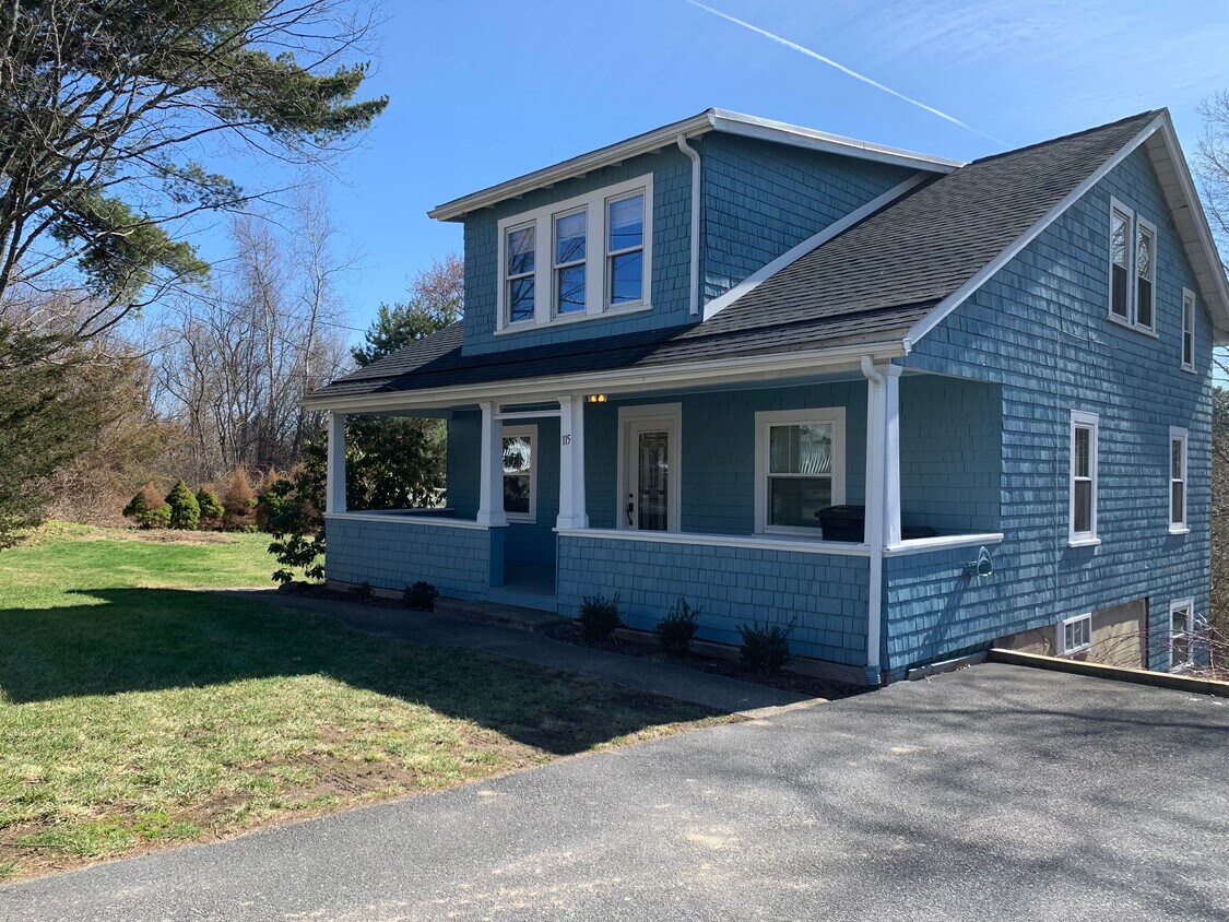 115 Elm St, Blackstone, MA 01504 House Rental in Blackstone, MA