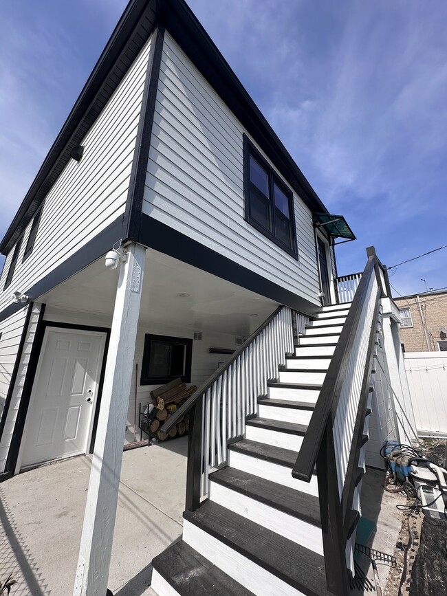 Building Photo - 3412 W 13th Pl