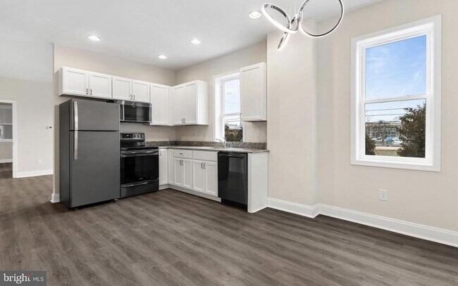 Foto del edificio - 300 E Front St