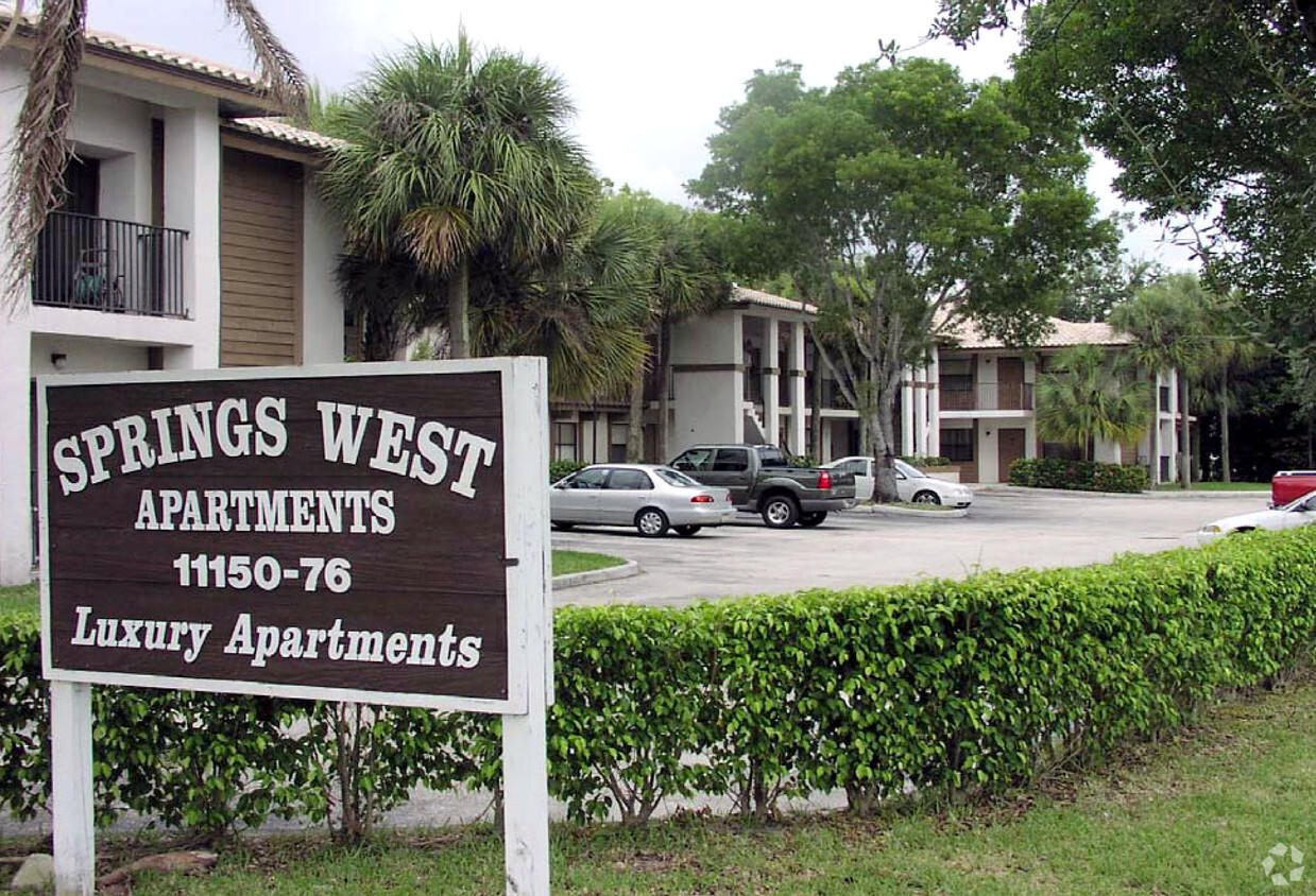 Foto principal - Spring West Apartments