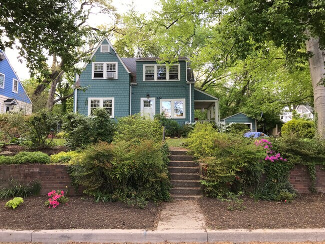 Building Photo - 722 Kennebec Ave
