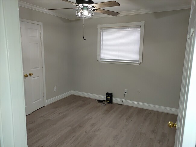 Foto del edificio - 6204 Culberson St