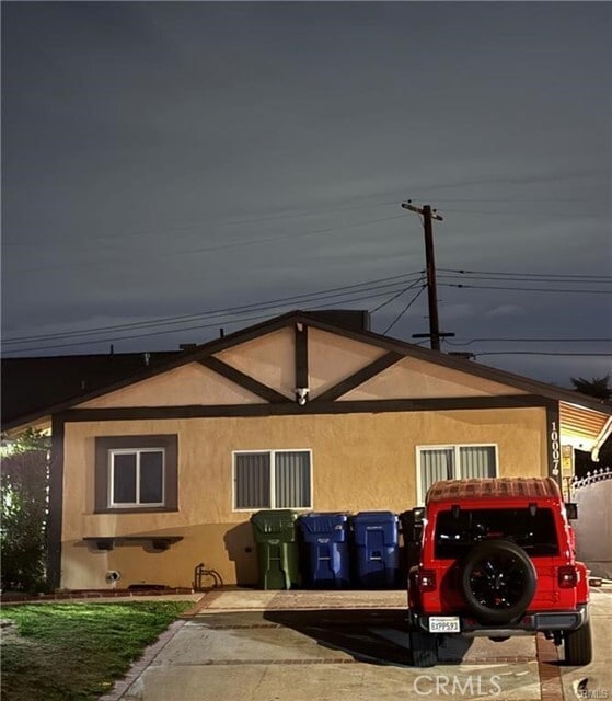 Primary Photo - 10007 Amestoy Ave