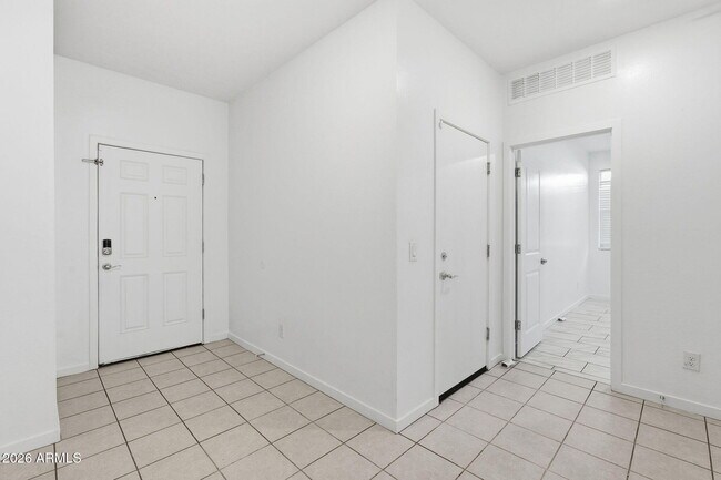 Foto del edificio - 6762 W Encinas Ln