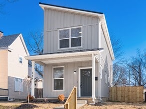 Building Photo - 384 Whitethorne Ave