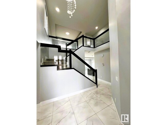 Building Photo - 5820 Pelerin Cres