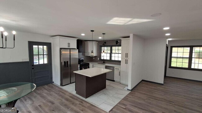 Foto del edificio - 490 Village Green Ct SW