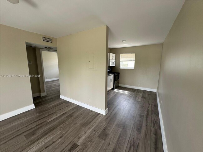 Foto del edificio - 260 SW 8th St