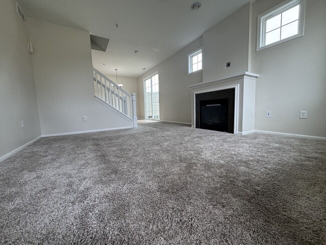 Building Photo - 8580 Rock Dr