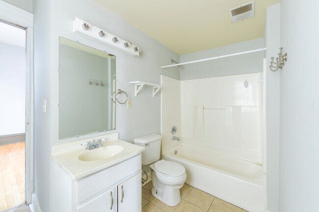 Foto del edificio - 2212 Glenwood Ave